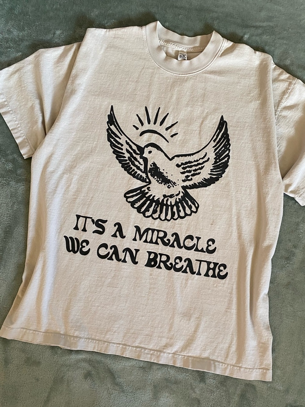 Praise Dove Graphic Tee “It’s A Miracle We Can Breathe” Faith Vintage Style L